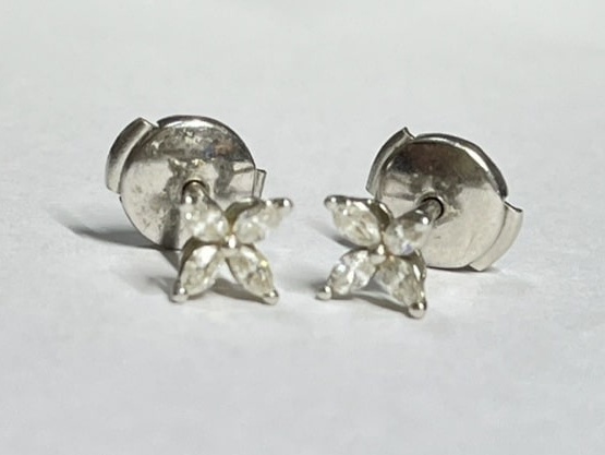 ピアス